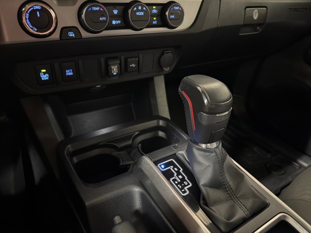 2022 Toyota Tacoma 4WD SR5 4WD V6 in , 