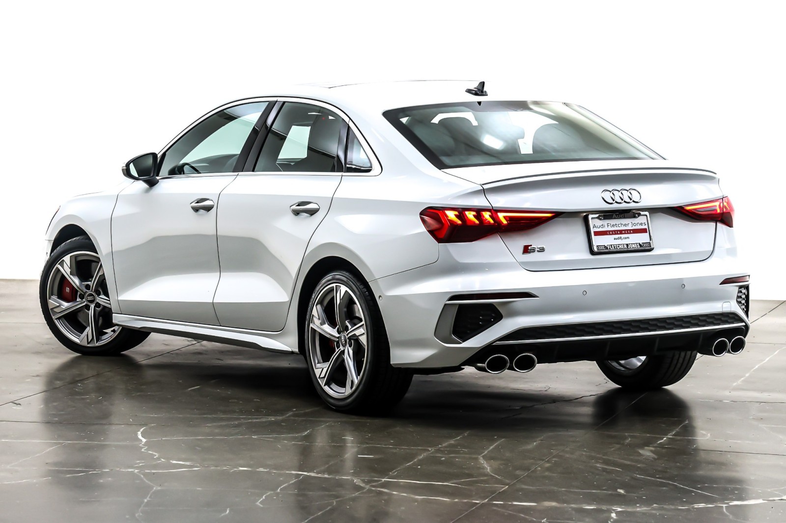 Used 2023 Glacier White Metallic Audi Premium Plus 2.0 TFSI quattro image 13