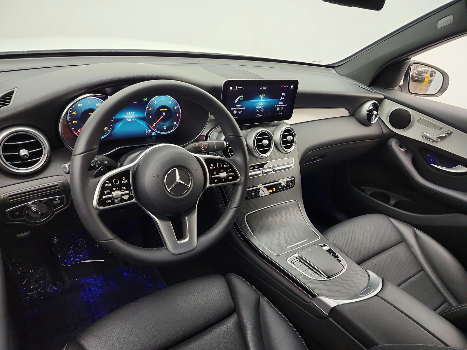 Used 2022 Polar White Mercedes-Benz GLC 300 SUV image 9