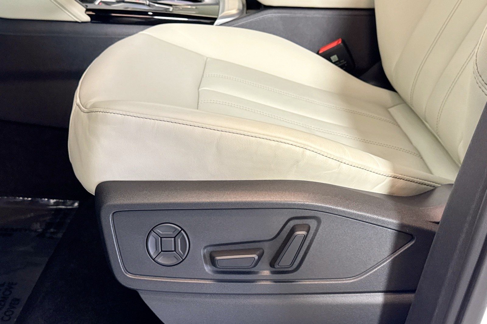 New 2025 Arkona White Audi Premium Plus 2.0 TFSI quattro image 17