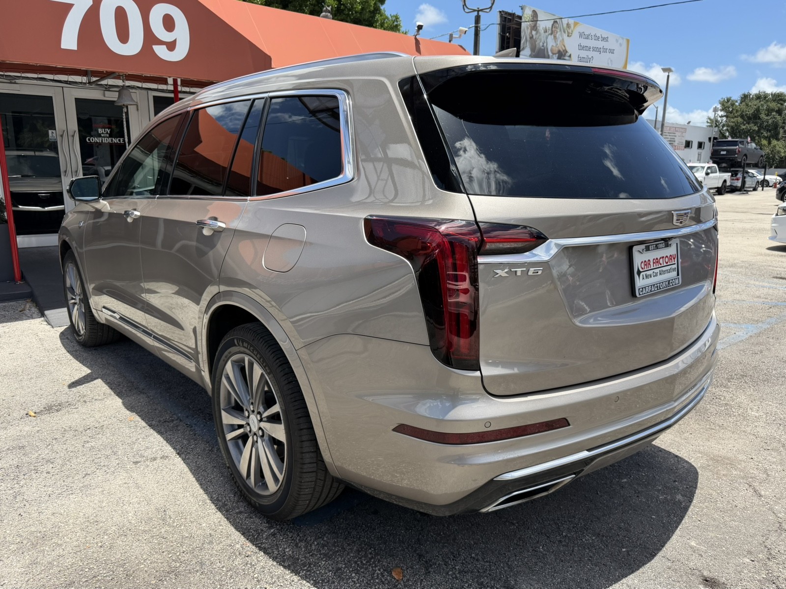 2022 Cadillac XT6 - $25,988