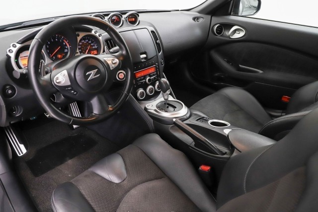 2010 Nissan 370Z Touring 16