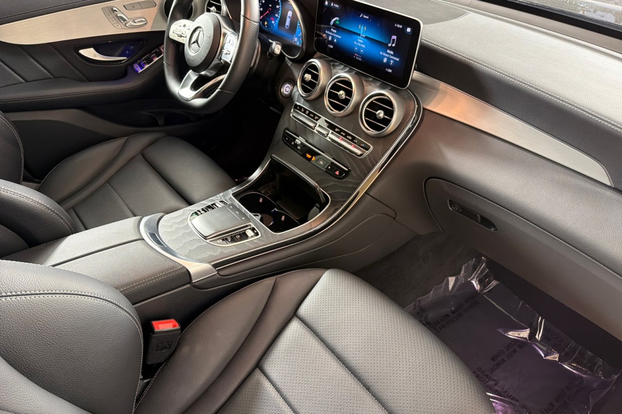 Used 2022 Black Mercedes-Benz GLC 300 image 14