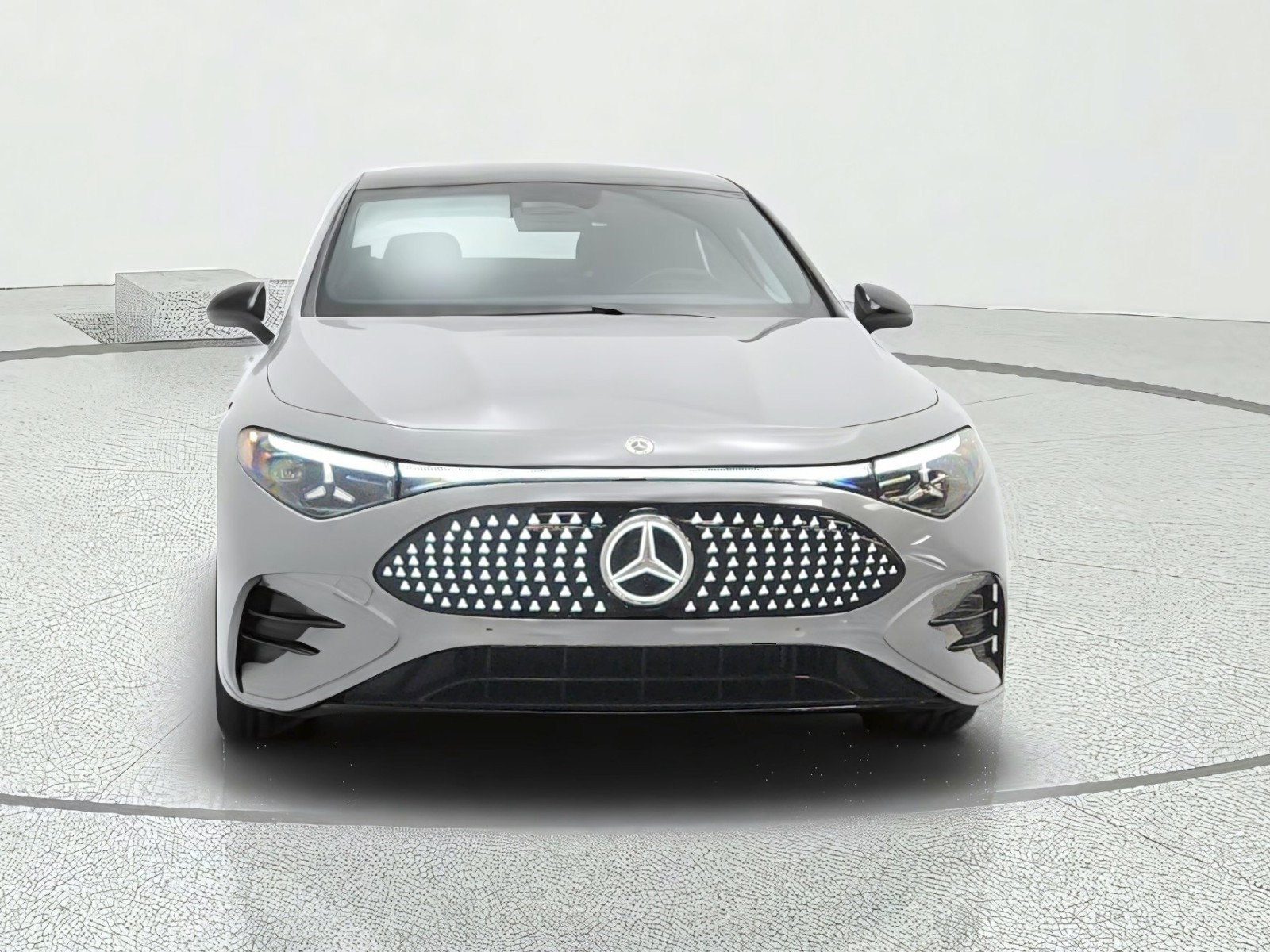 New 2027 MANUFAKTUR Alpine Grey Mercedes-Benz CLA 350 Electric 4MATIC® image 2