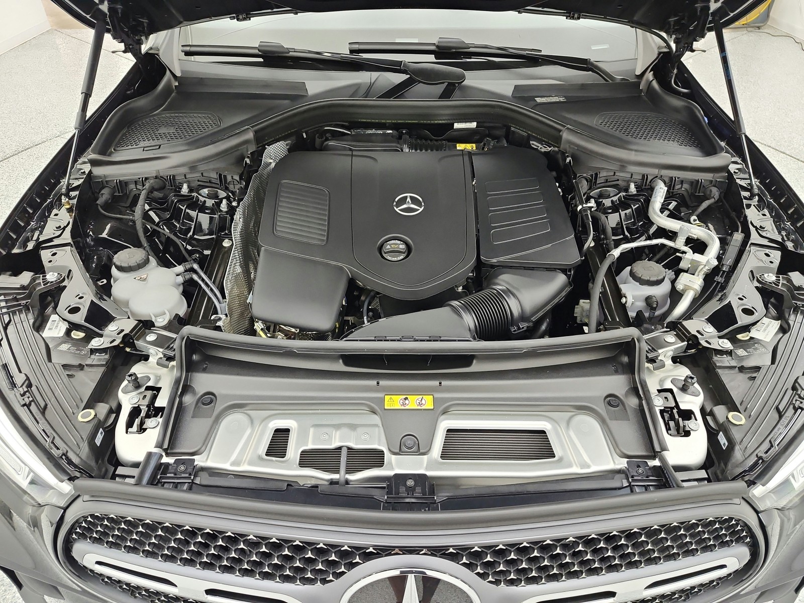 New 2026 Black Mercedes-Benz GLC 300 4MATIC® SUV image 12