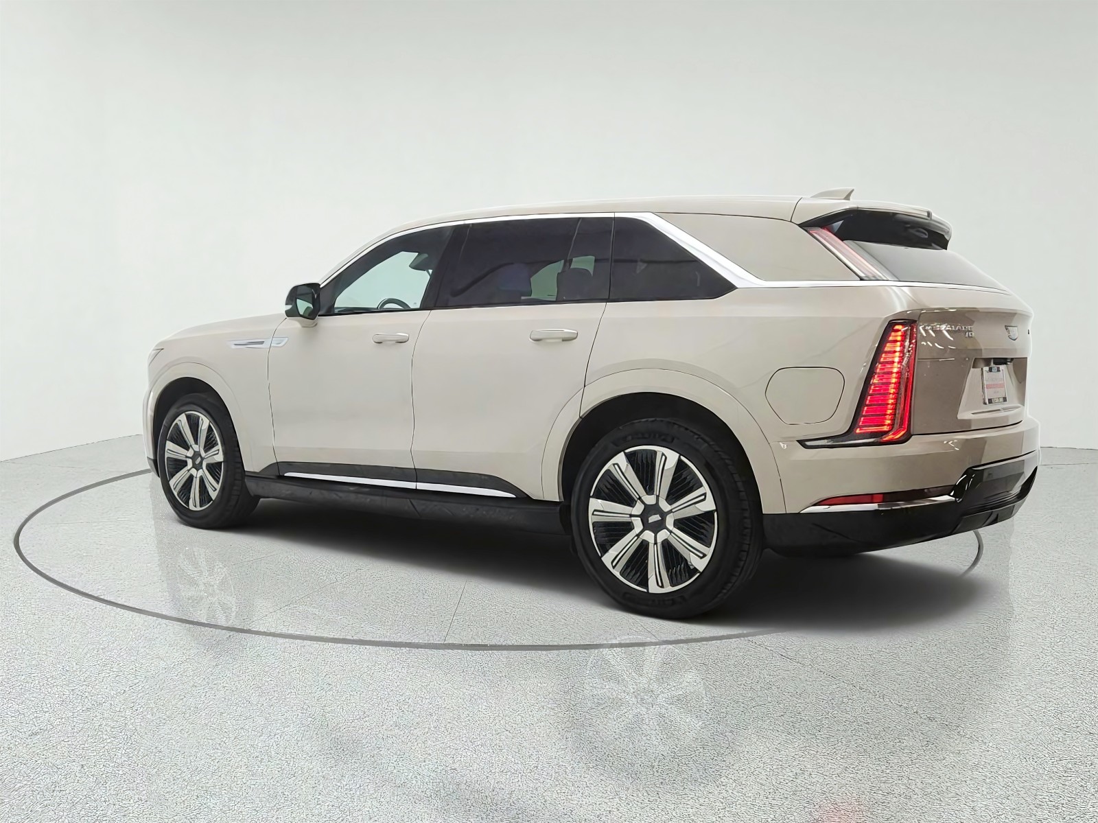 Used 2026 Sandstone Cadillac Premium Luxury image 7