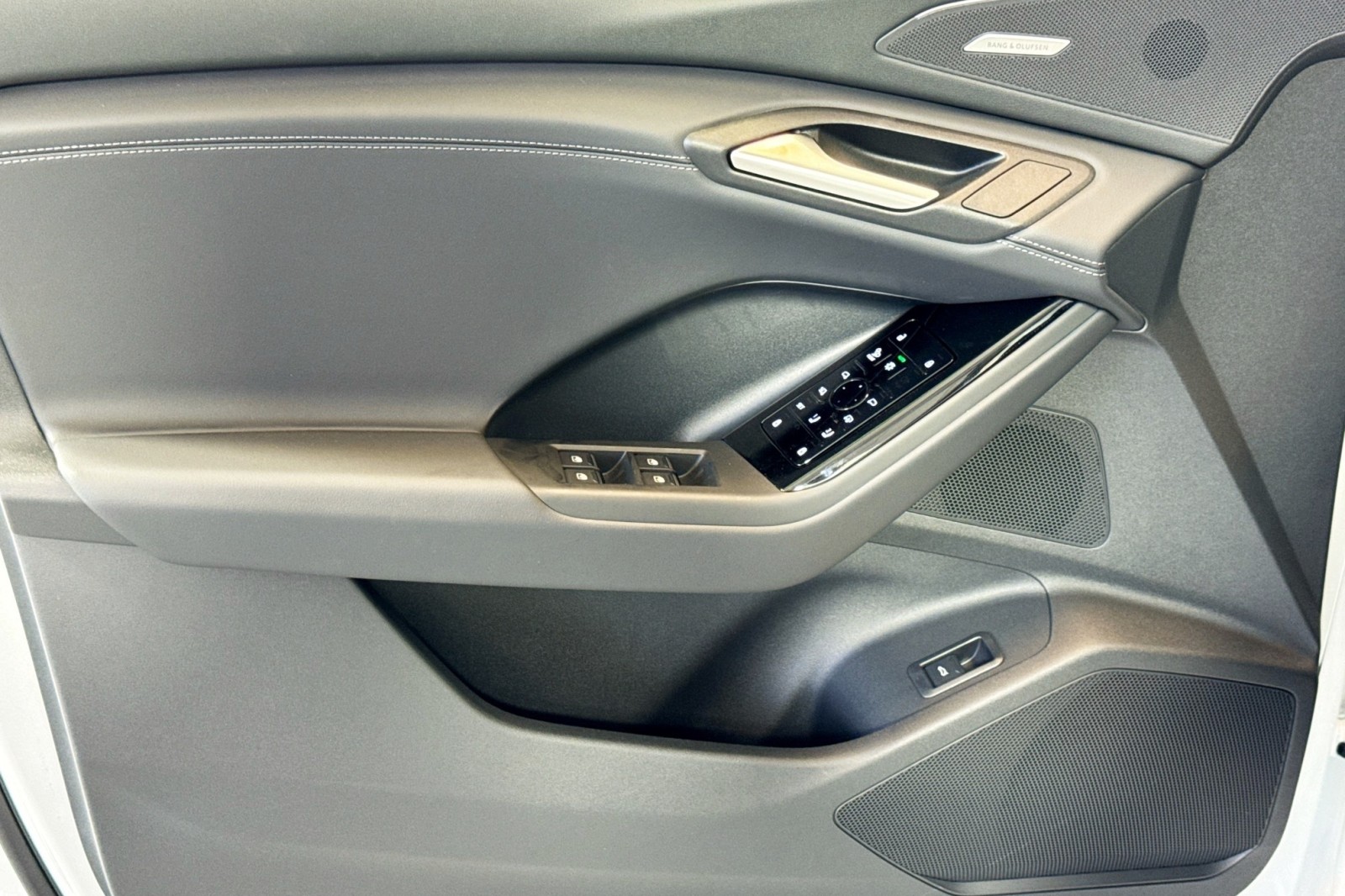 New 2025 Glacier White Metallic Audi Premium Plus quattro image 15