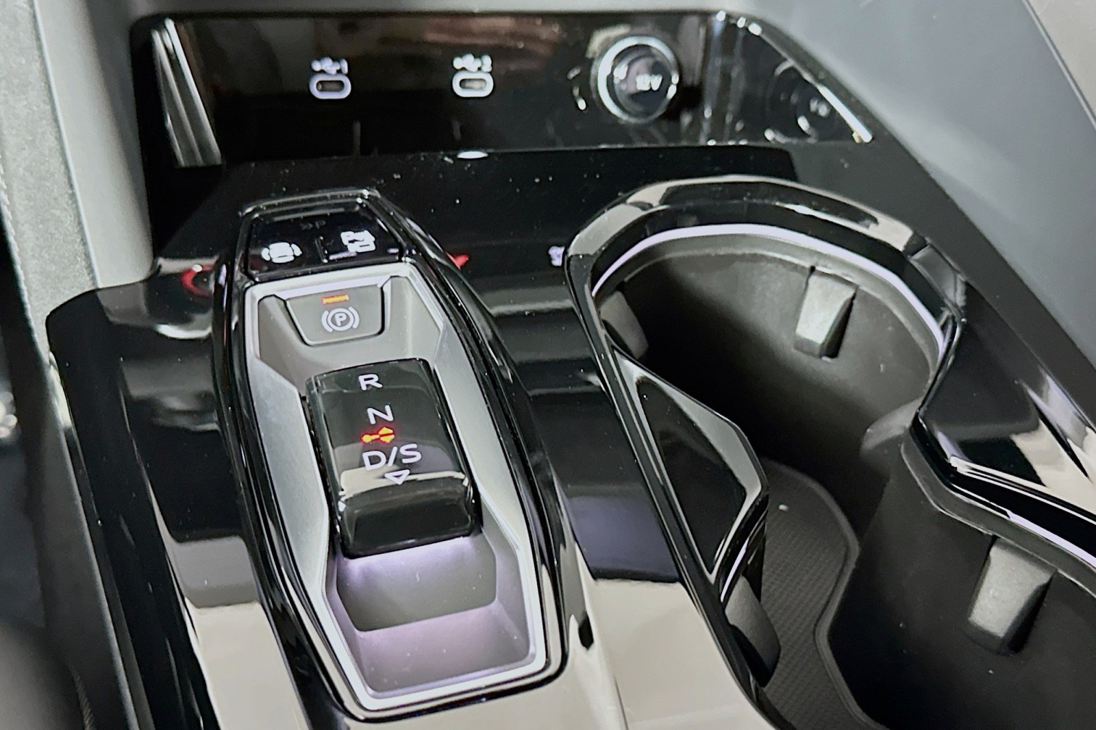 New 2026 Glacier White Metallic Audi Premium Plus image 7