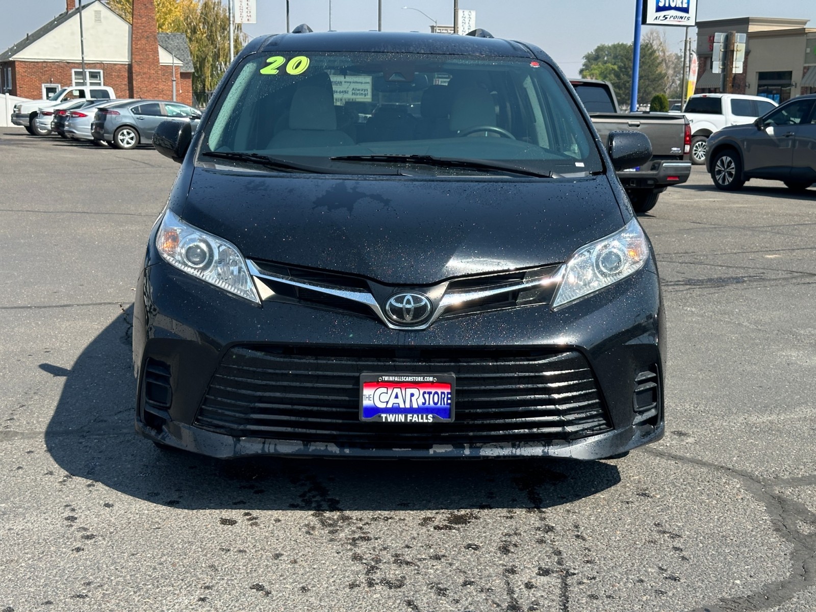 2020 Toyota Sienna LE 2