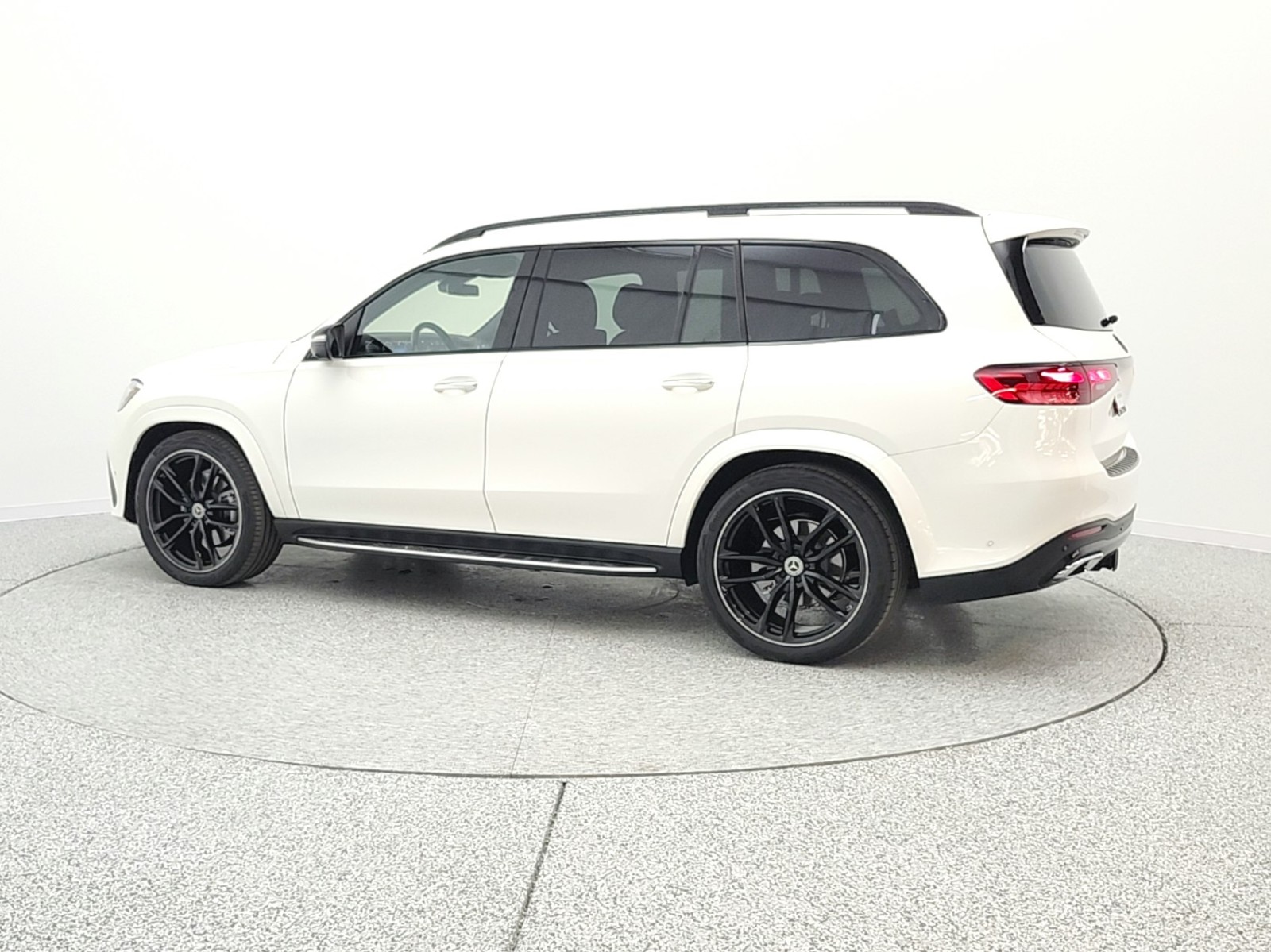 Used 2024 MANUFAKTUR Diamond White Metallic Mercedes-Benz GLS 450 4MATIC® SUV image 7