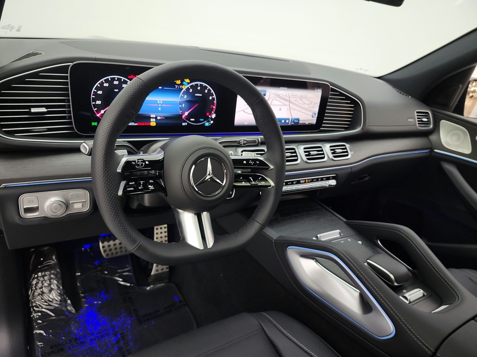 New 2026 MANUFAKTUR Signature Silicon Grey Mercedes-Benz GLS 450 image 9