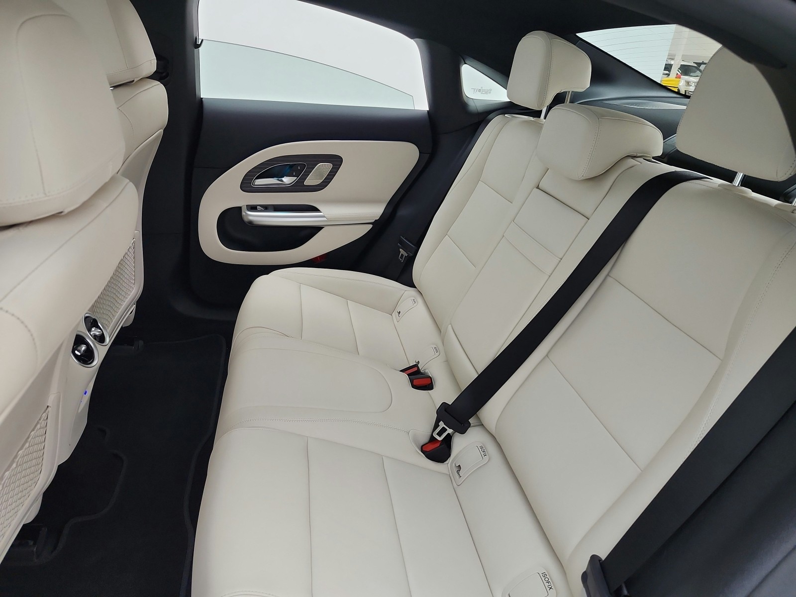 New 2027 MANUFAKTUR Alpine Grey Mercedes-Benz CLA 350 Electric 4MATIC® image 11