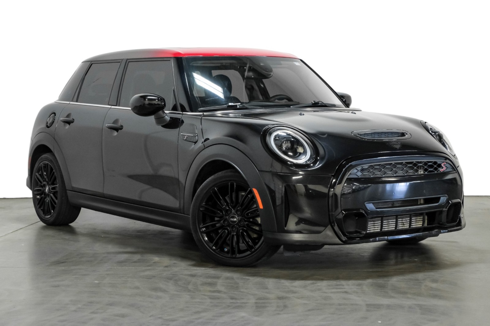 2024 MINI Hardtop 4 Door Cooper S SignatureTrim PanoRoof HtdSeats DynamicDigitalCluster 3