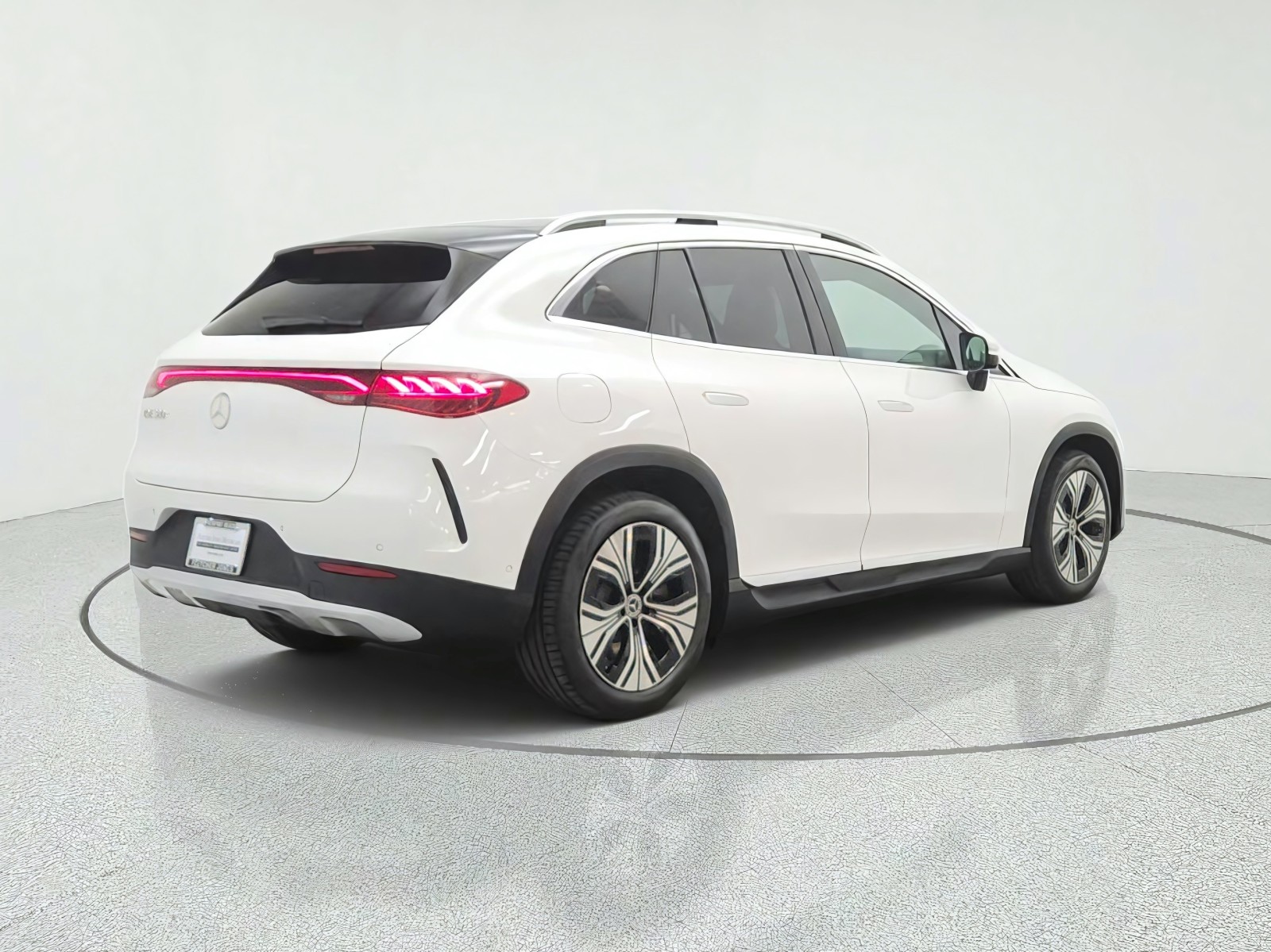 New 2027 Polar White Mercedes-Benz EQE 320+ SUV image 5