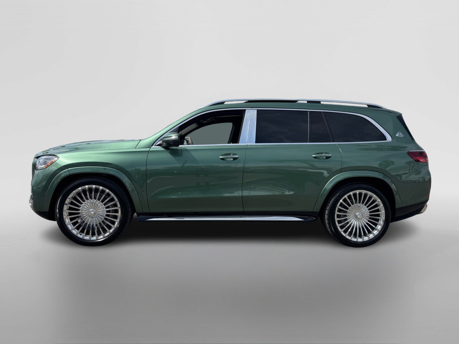 New 2026 MANUFAKTUR Ireland Mid Green Metallic Mercedes-Benz Maybach GLS 600 4MATIC® SUV image 2