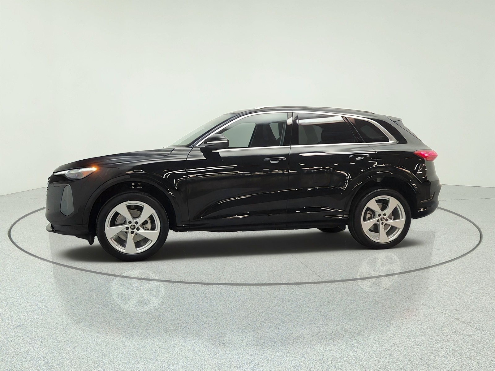 Used 2025 Mythos Black Metallic Audi Premium Plus image 8