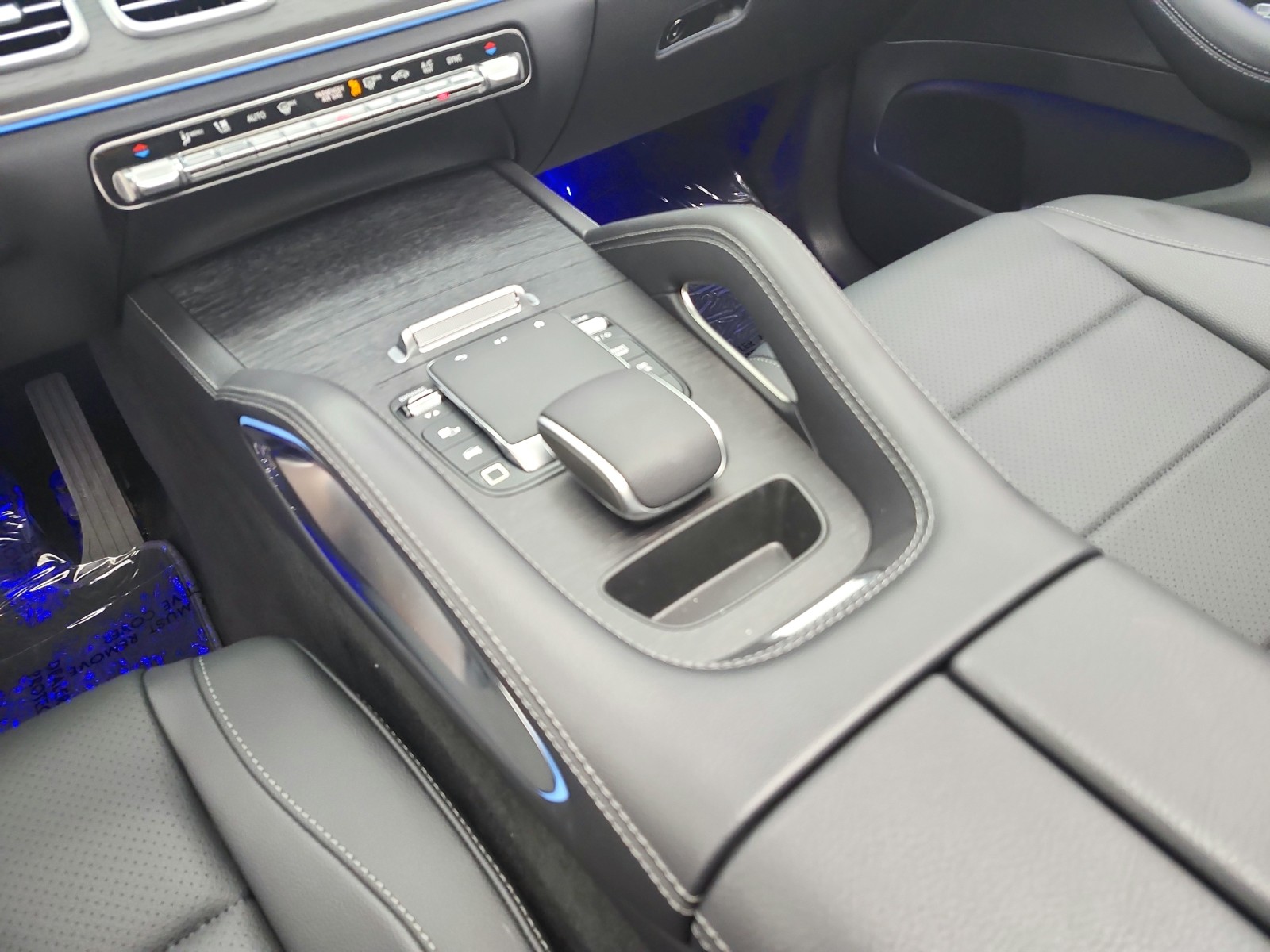 Certified Used 2026 Obsidian Black Metallic Mercedes-Benz GLE 350 4MATIC® SUV image 18