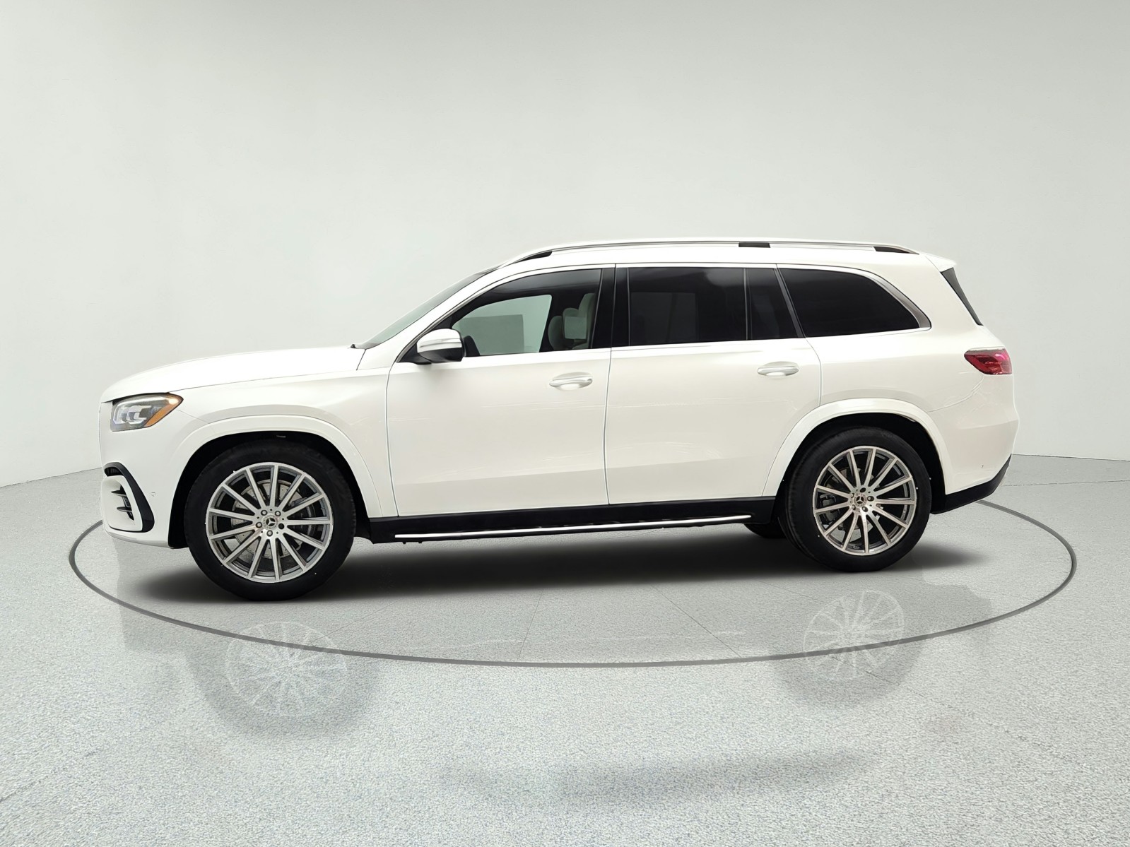New 2026 Polar White Mercedes-Benz GLS 580 4MATIC® SUV image 8