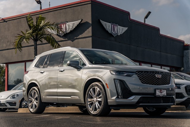 Argent Silver Metallic 2023 Cadillac XT6 Premium Luxury AWD SUV / Crossover Four-Wheel Drive Automatic
