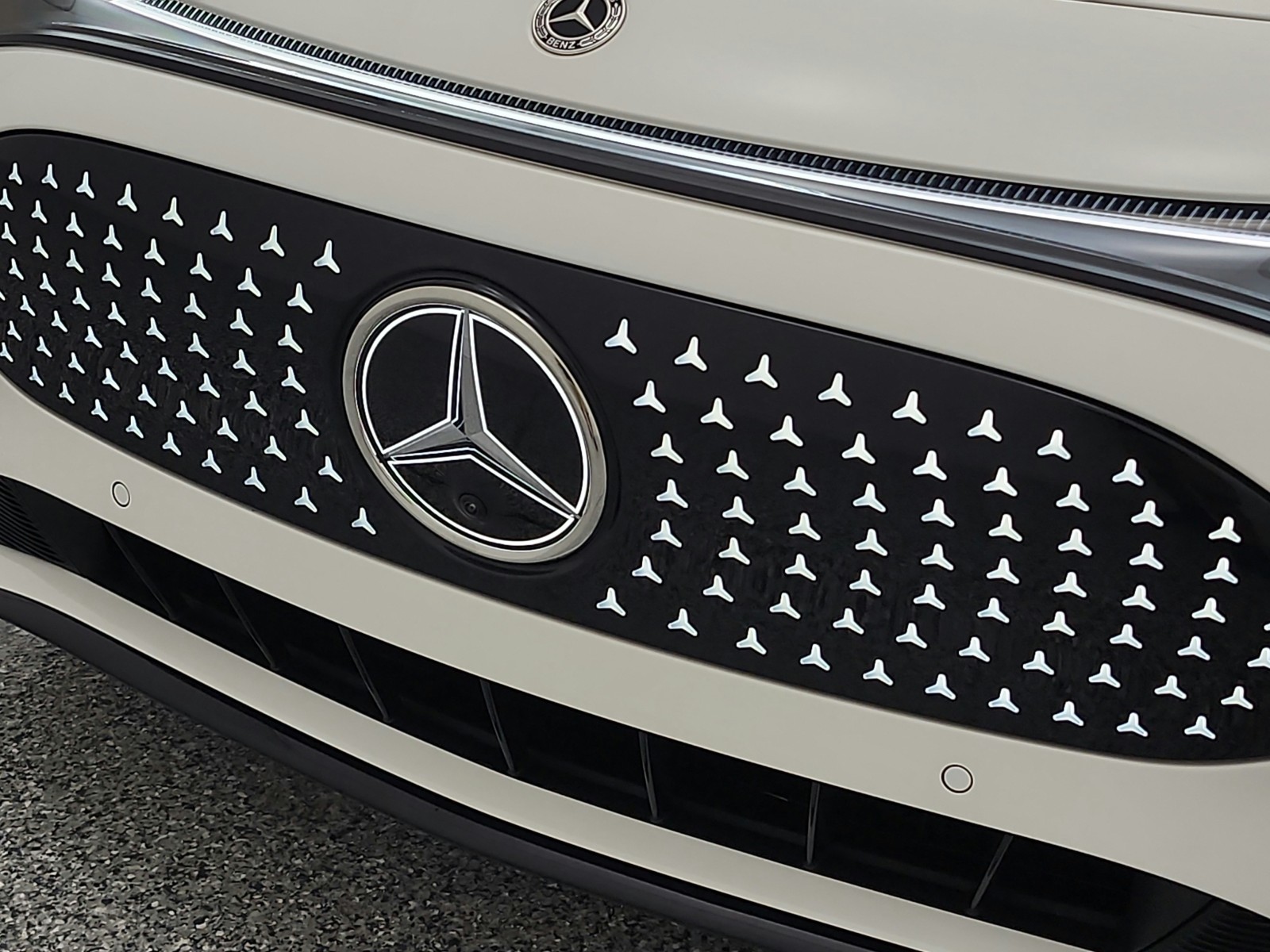 New 2026 Polar White Mercedes-Benz CLA 250+ image 13