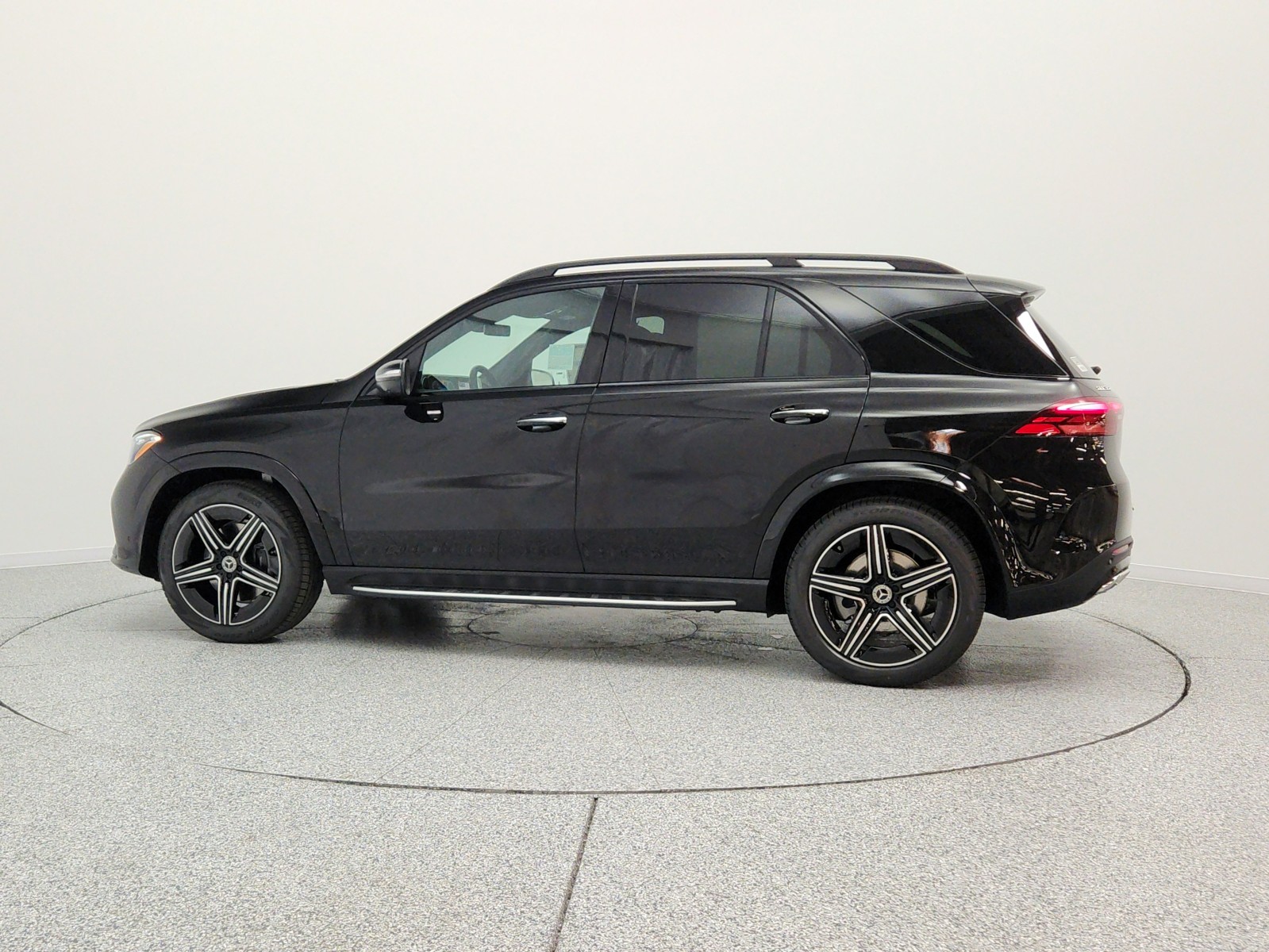 New 2026 Obsidian Black Metallic Mercedes-Benz GLE 350 SUV image 8