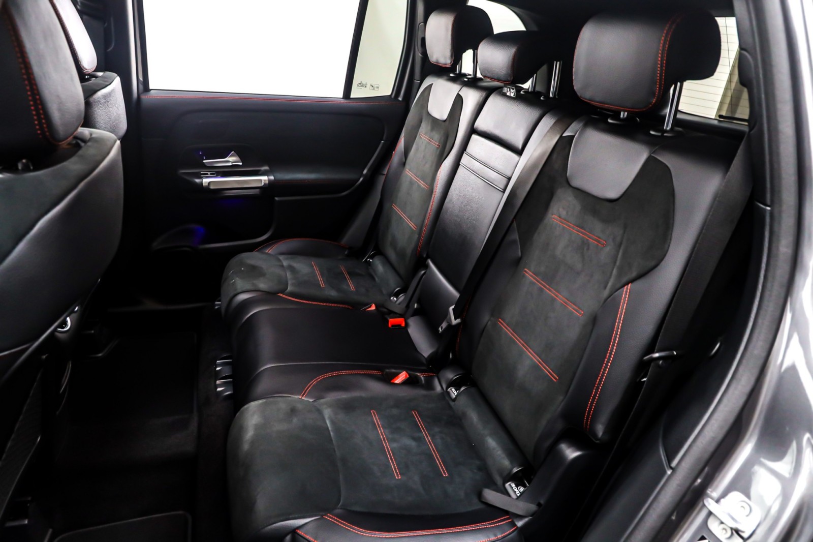 New 2026 Mountain Grey Metallic Mercedes-Benz GLB 250 image 8