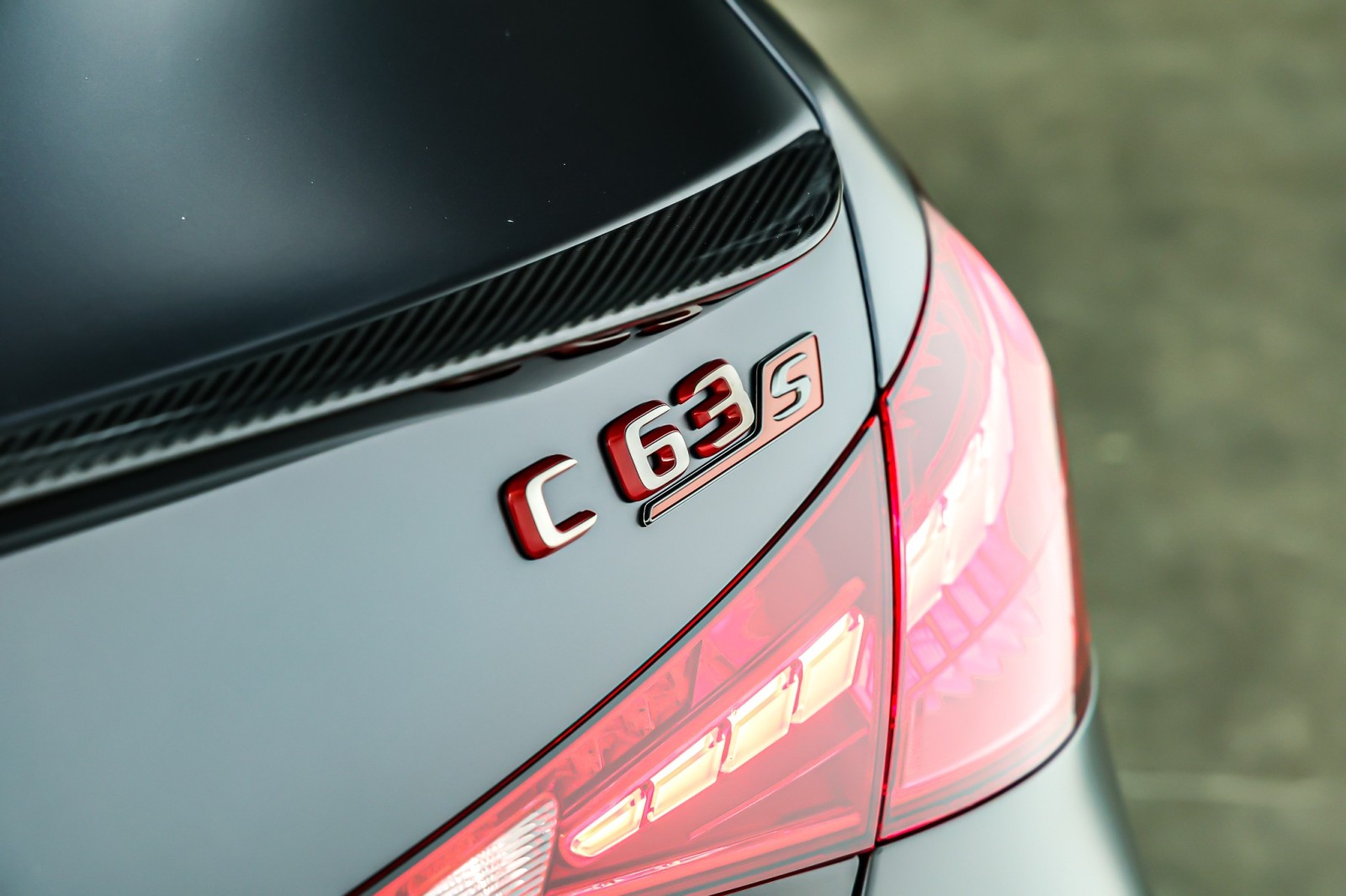 New 2026 MANUFAKTUR Graphite Grey Magno Mercedes-Benz AMG® C 63 S E Performance Sedan image 9