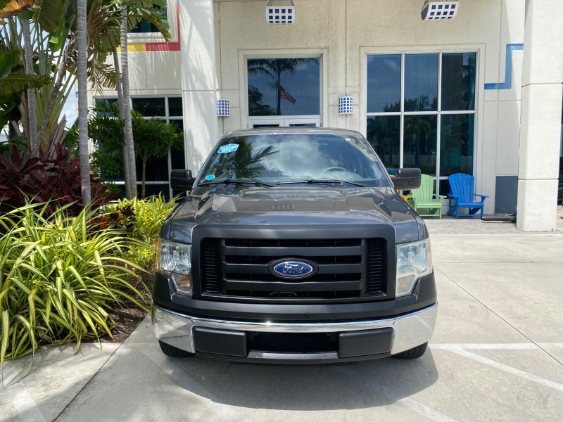 2010 Ford F-150 4 DR CREW XL LOW MILES 34,625 in , 