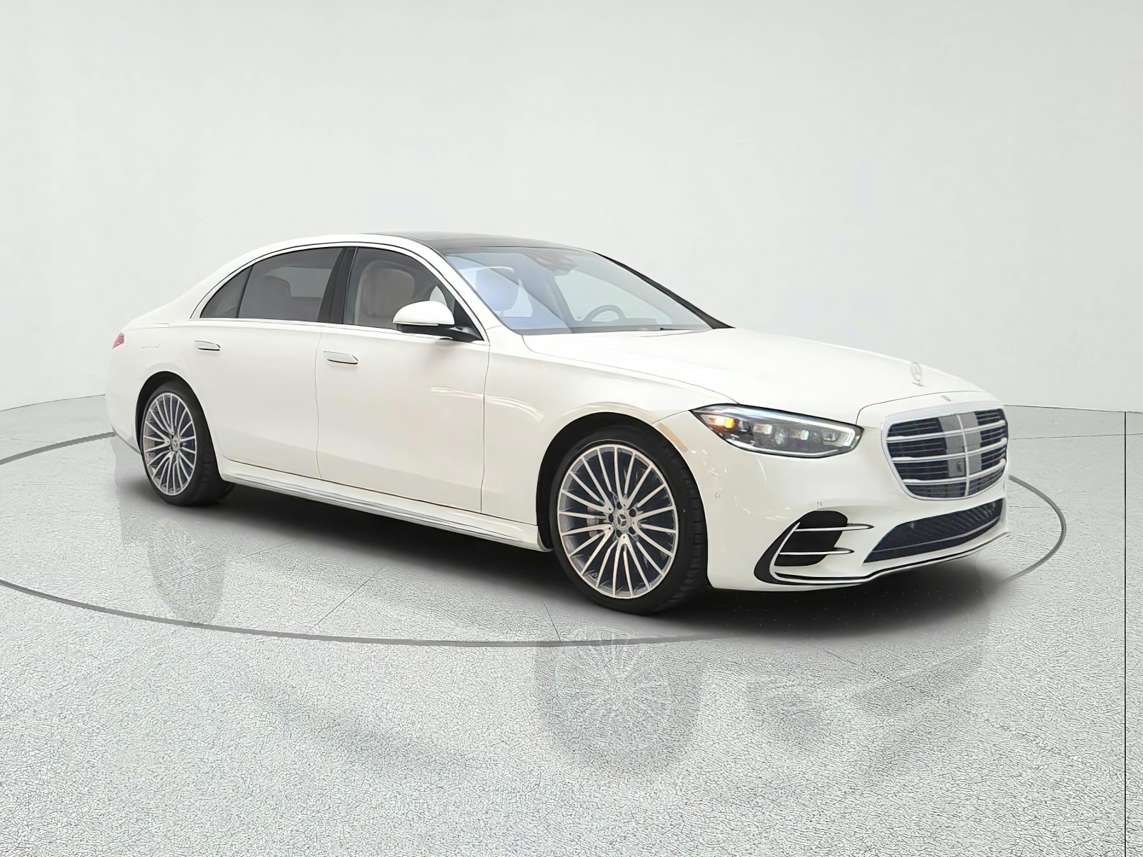Certified Used 2023 MANUFAKTUR Diamond White Mercedes-Benz S 580 4MATIC® Sedan image 3