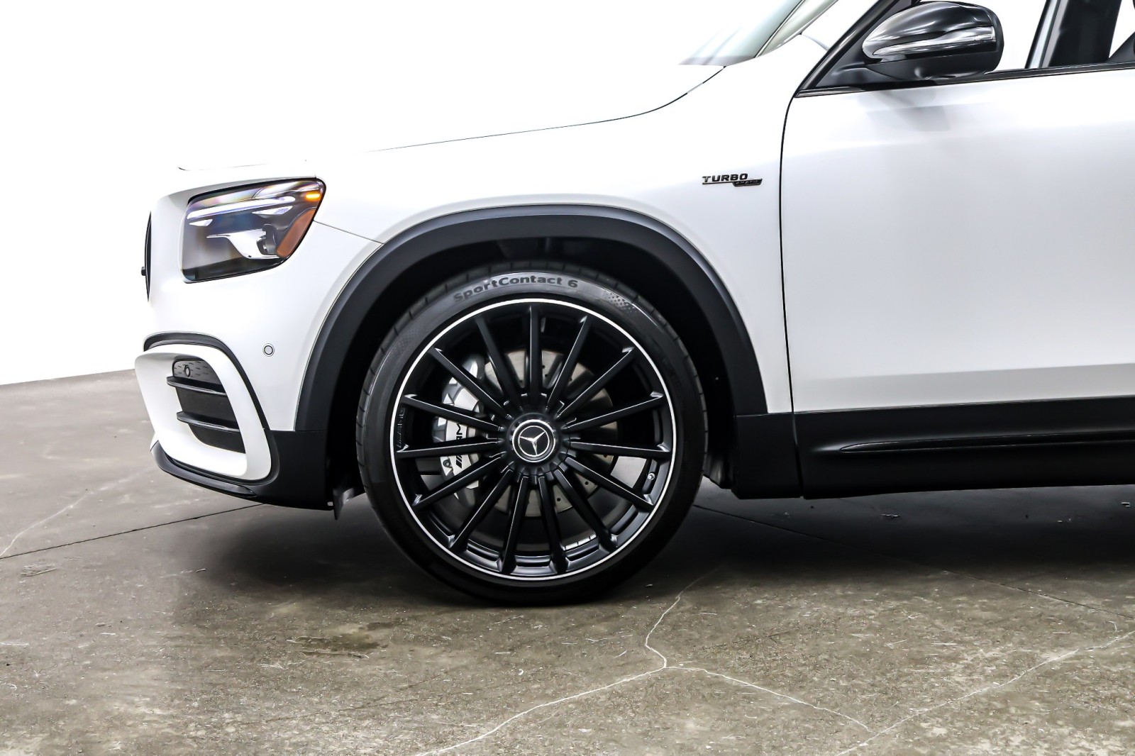 Used 2025 Polar White Mercedes-Benz AMG® GLB 35 4MATIC SUV image 11