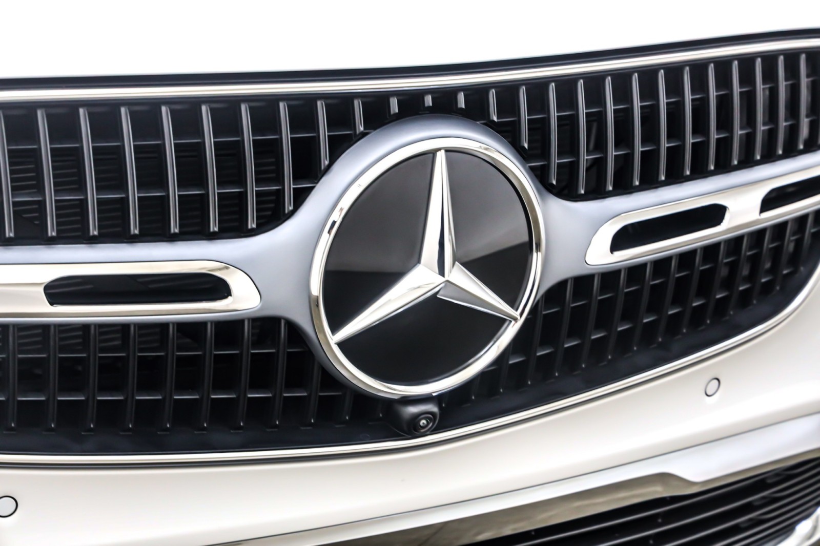 New 2026 Polar White Mercedes-Benz GLC 300 image 13