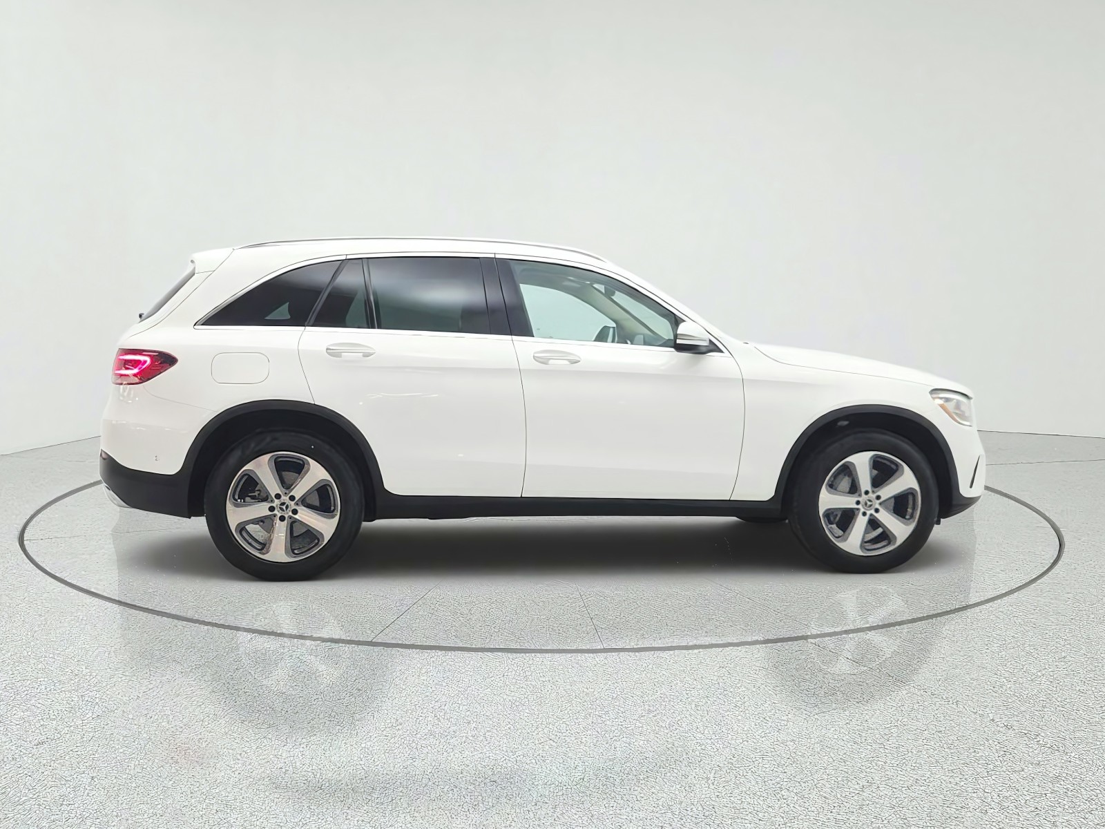 Used 2022 Polar White Mercedes-Benz GLC 300 SUV image 4