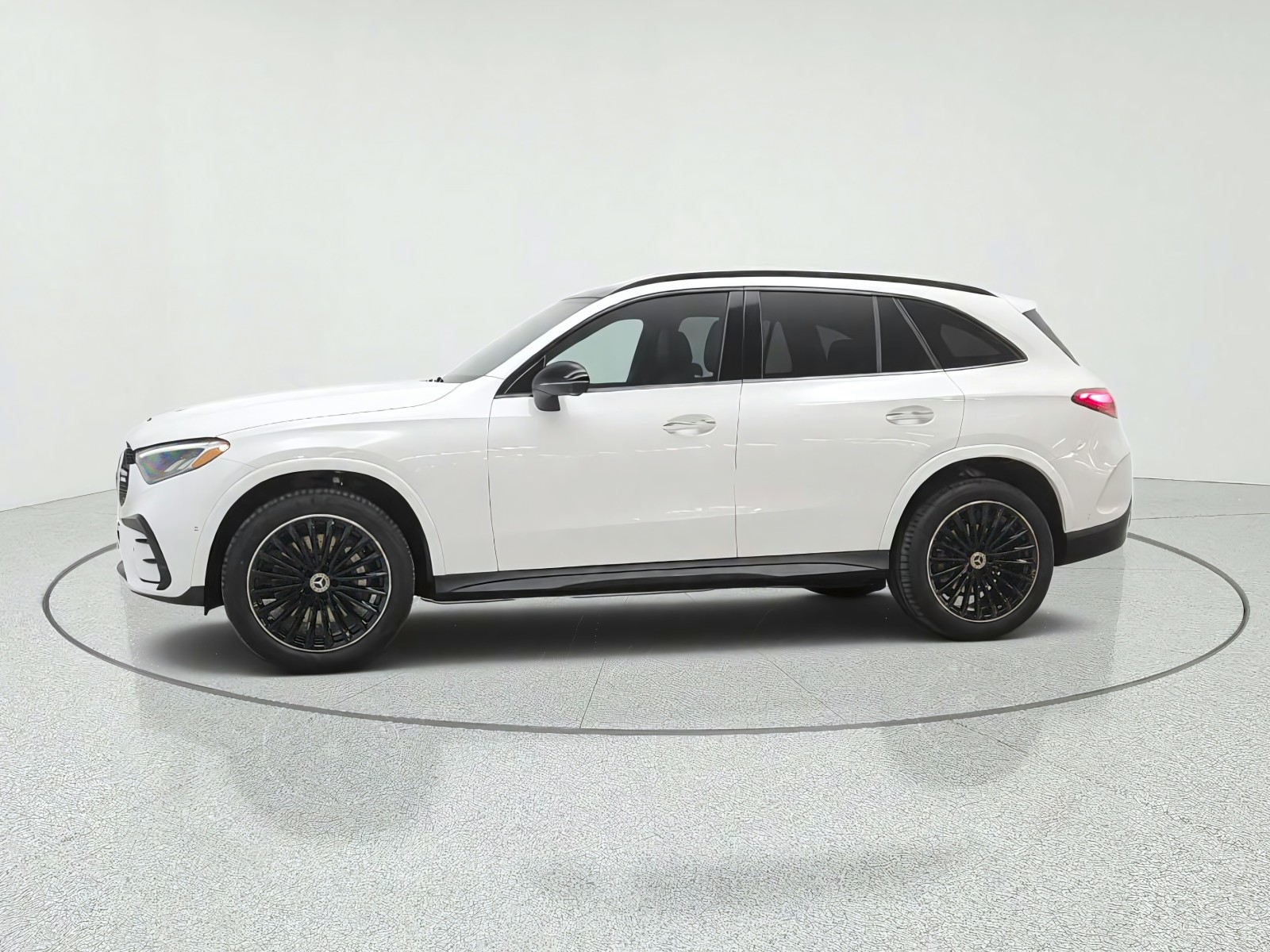 New 2027 MANUFAKTUR Moonlight White Metallic Mercedes-Benz GLC 300 SUV image 8