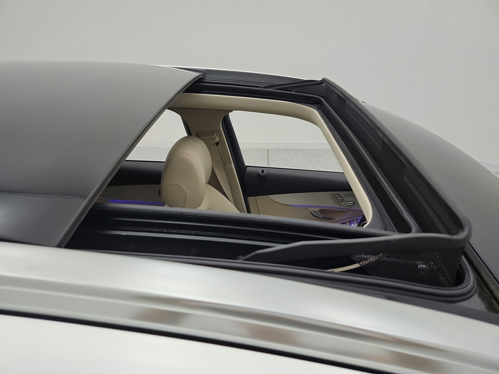 Used 2022 Polar White Mercedes-Benz GLC 300 SUV image 23