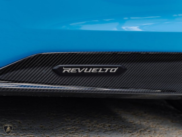 Lamborghini Revuelto