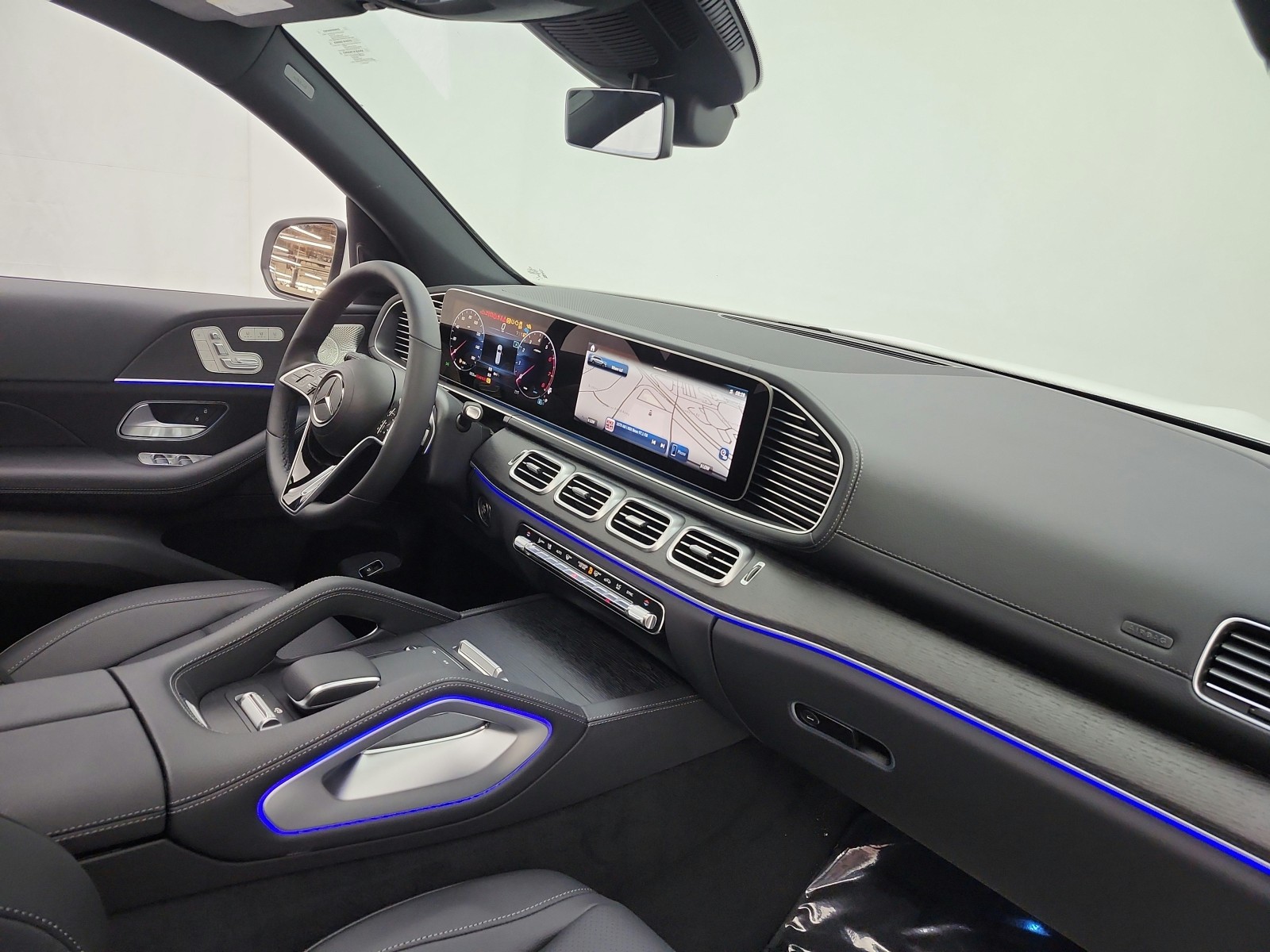 New 2026 Polar White Mercedes-Benz GLS 450 4MATIC® SUV image 14