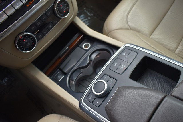 2016 Mercedes-Benz GL550 4MATIC AWD Driver Assistance Pkg Panorama Sunroof Power E 23