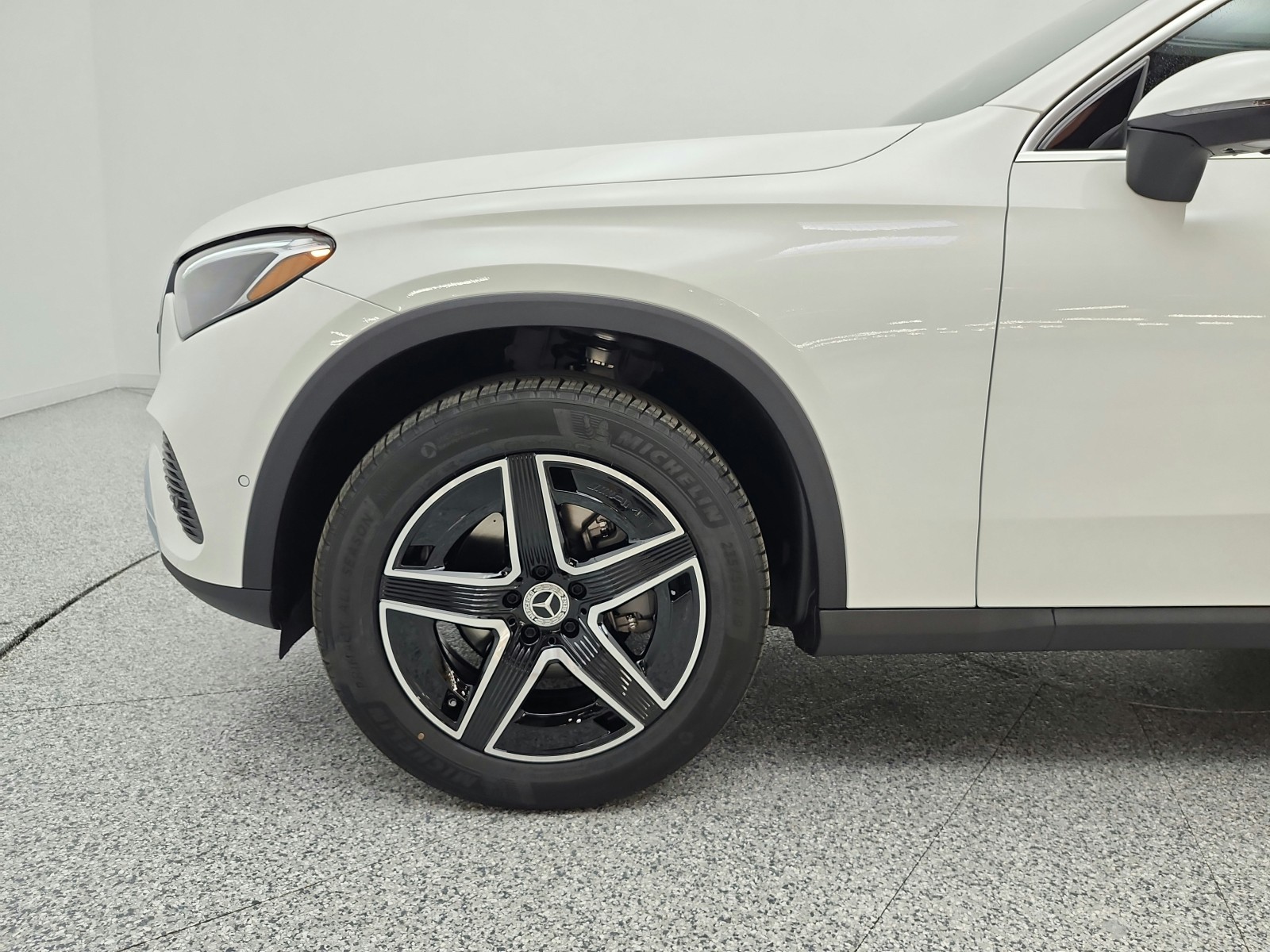 New 2027 Polar White Mercedes-Benz GLC 300 SUV image 15