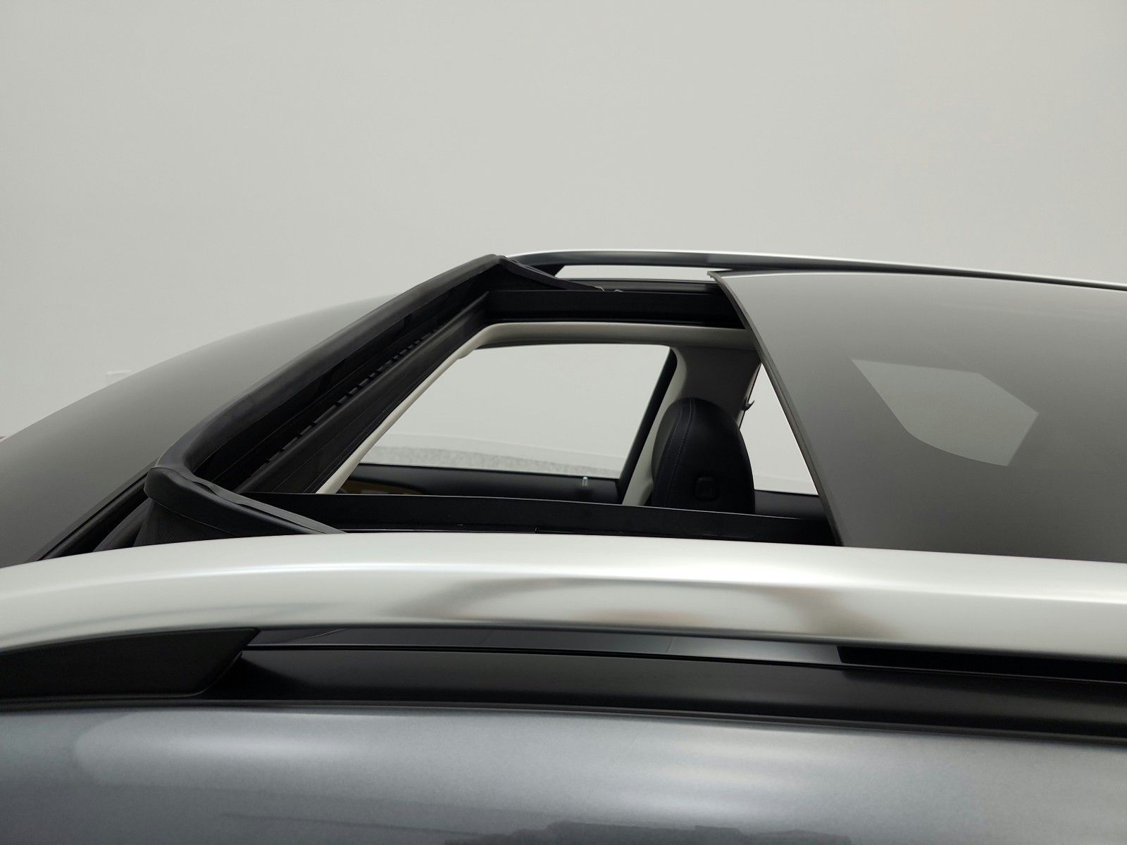 Certified Used 2025 Selenite Grey Metallic Mercedes-Benz GLE 350 4MATIC® SUV image 26