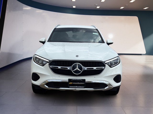 2025 Mercedes-Benz GLC GLC 300 8