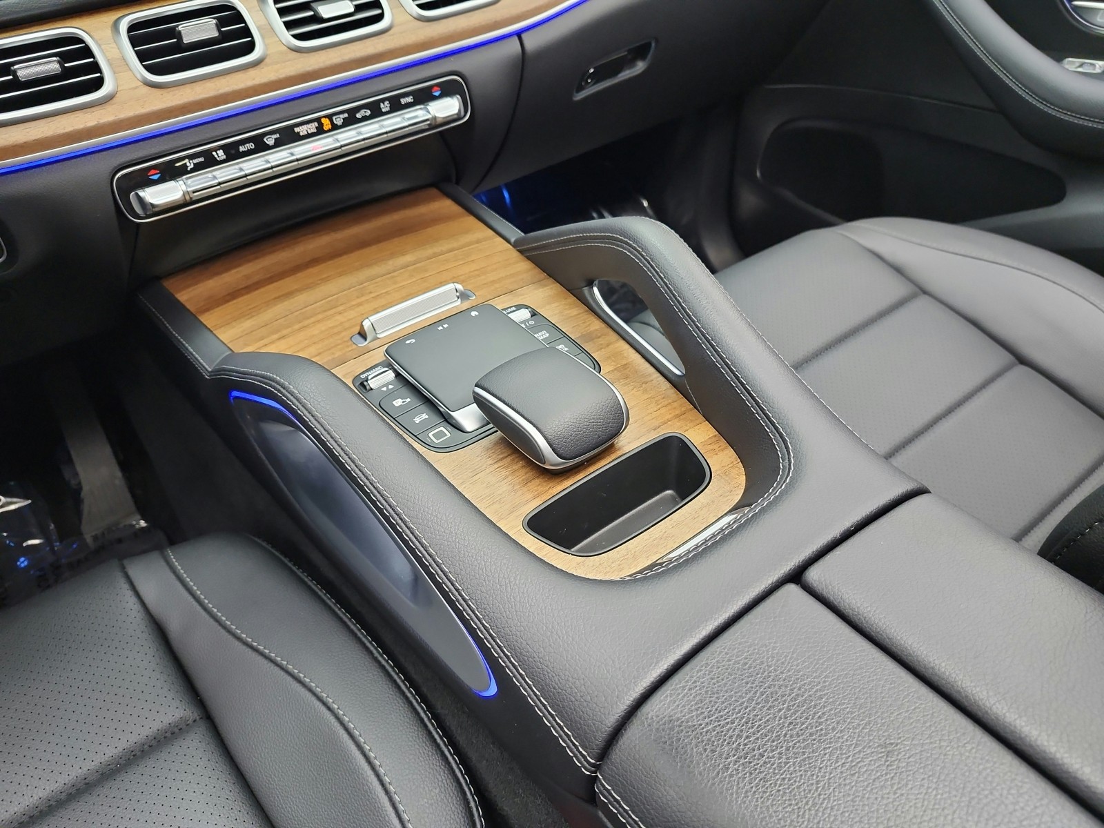 Certified Used 2025 Selenite Grey Metallic Mercedes-Benz GLE 350 4MATIC® SUV image 30