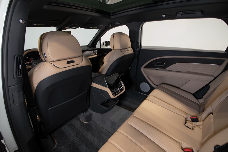 2024 Bentley Bentayga EWB Bentayga EWB Azure ($281,000 MSRP) *1-OWNER* in , 