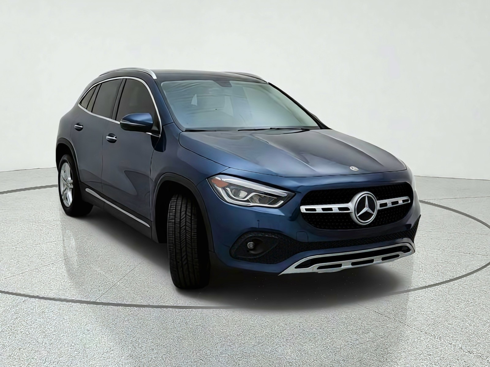 Used 2021 Denim Blue Metallic Mercedes-Benz GLA 250 image 4