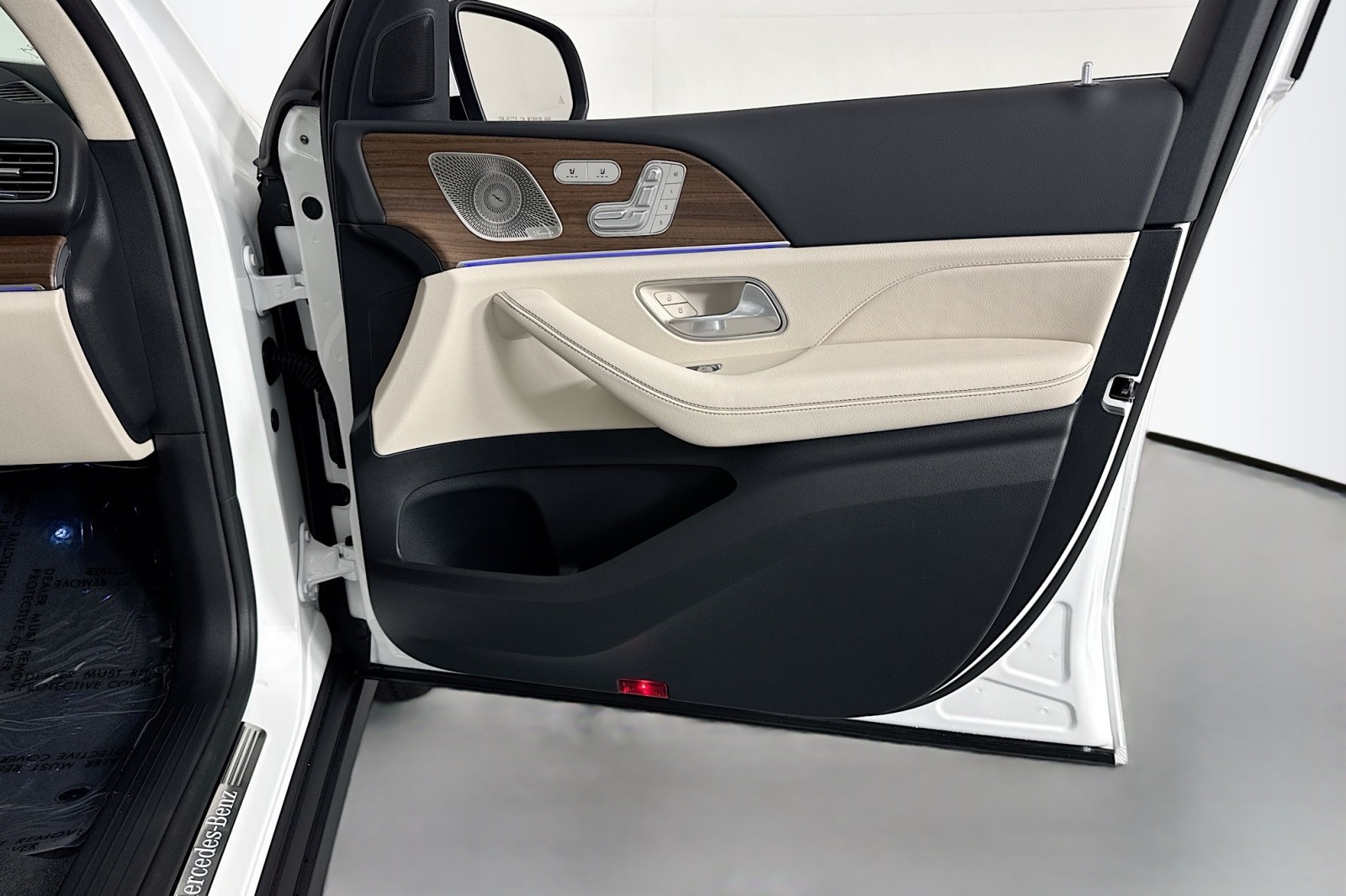 New 2026 Polar White Mercedes-Benz GLE 350 4MATIC® SUV image 23