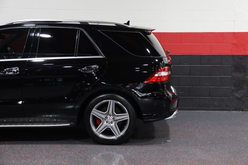 2014 Mercedes-Benz ML63 AMG Designo w/Performance Package 4-Matic 4dr Suv in , 