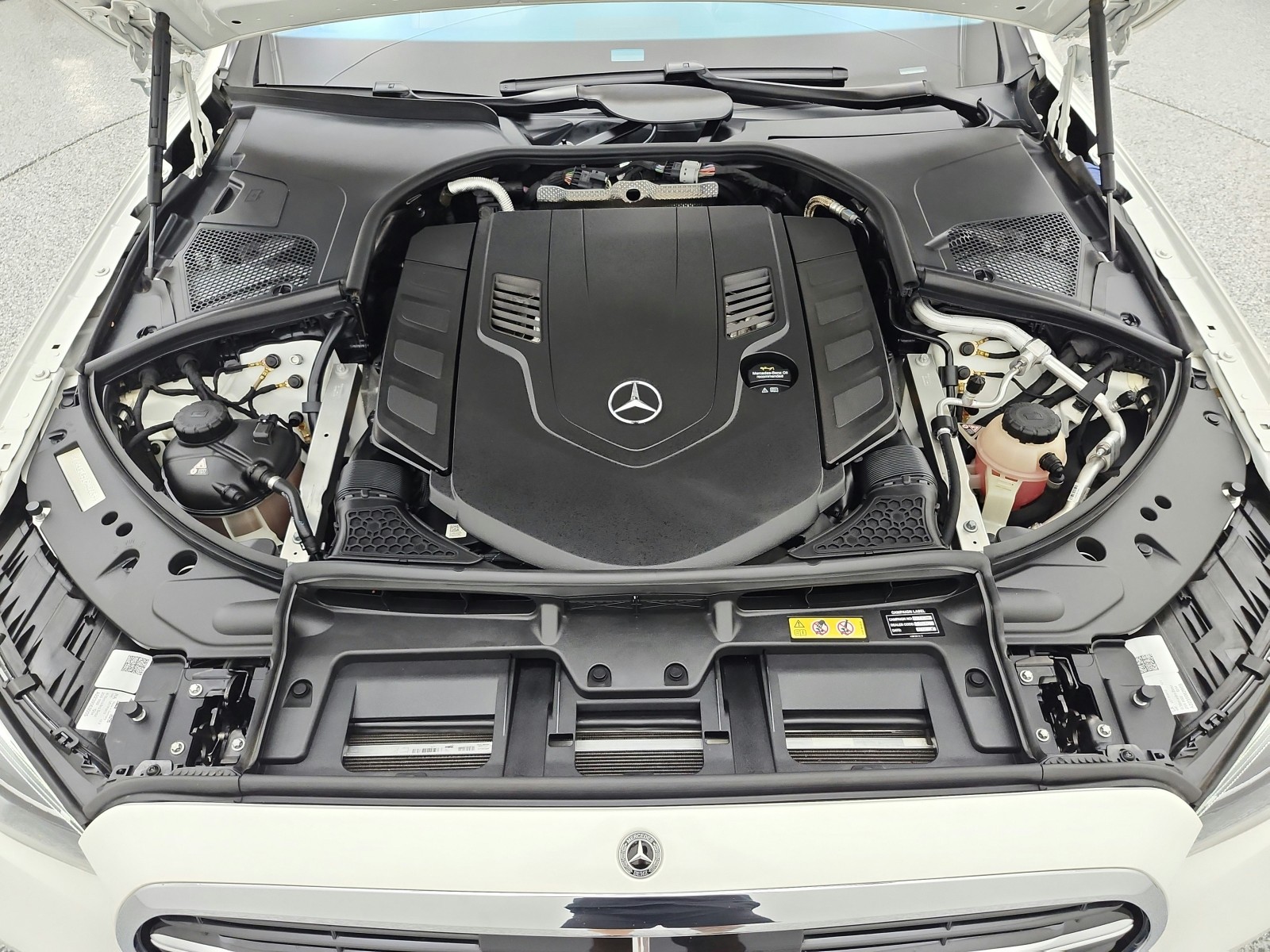 Used 2023 MANUFAKTUR Diamond White Mercedes-Benz S 580 4MATIC® Sedan image 16