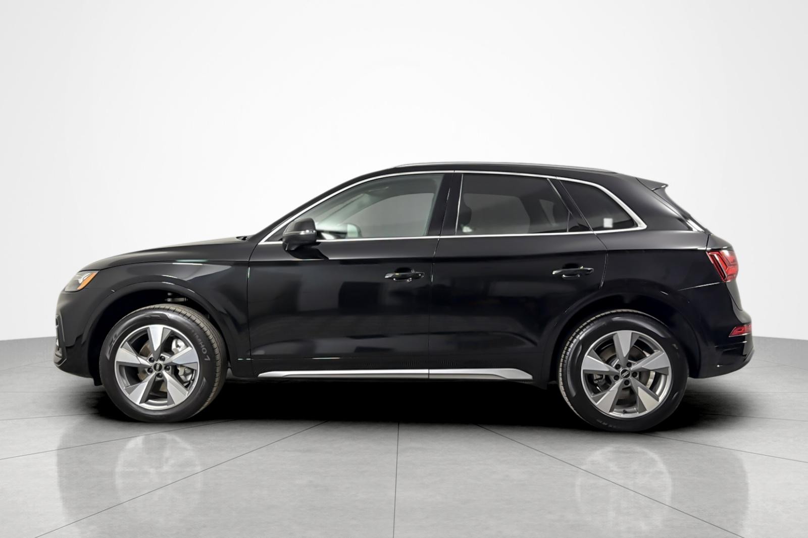 Used 2023 Mythos Black Metallic Audi Premium Plus 40 TFSI quattro image 2
