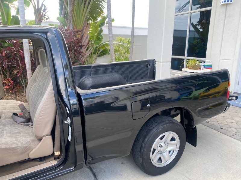 2002 Toyota Tacoma 1 OWNER AUTO AC 4 CYL in , 