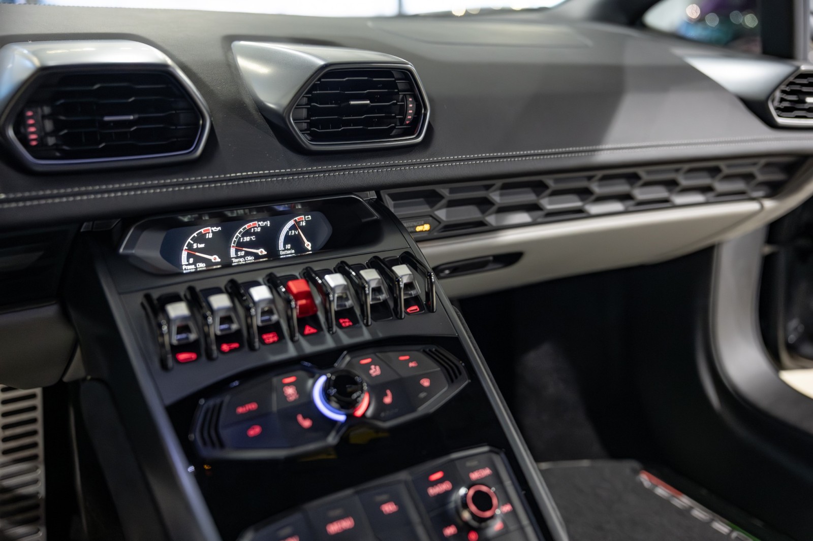 Used Car 2015 Lamborghini Huracan  Lp 610-4 - Transparent Engine Bonnet - Front Lift - Carbon Ceramic Brakes For Sale Under $240,000 In Boerne, Texas