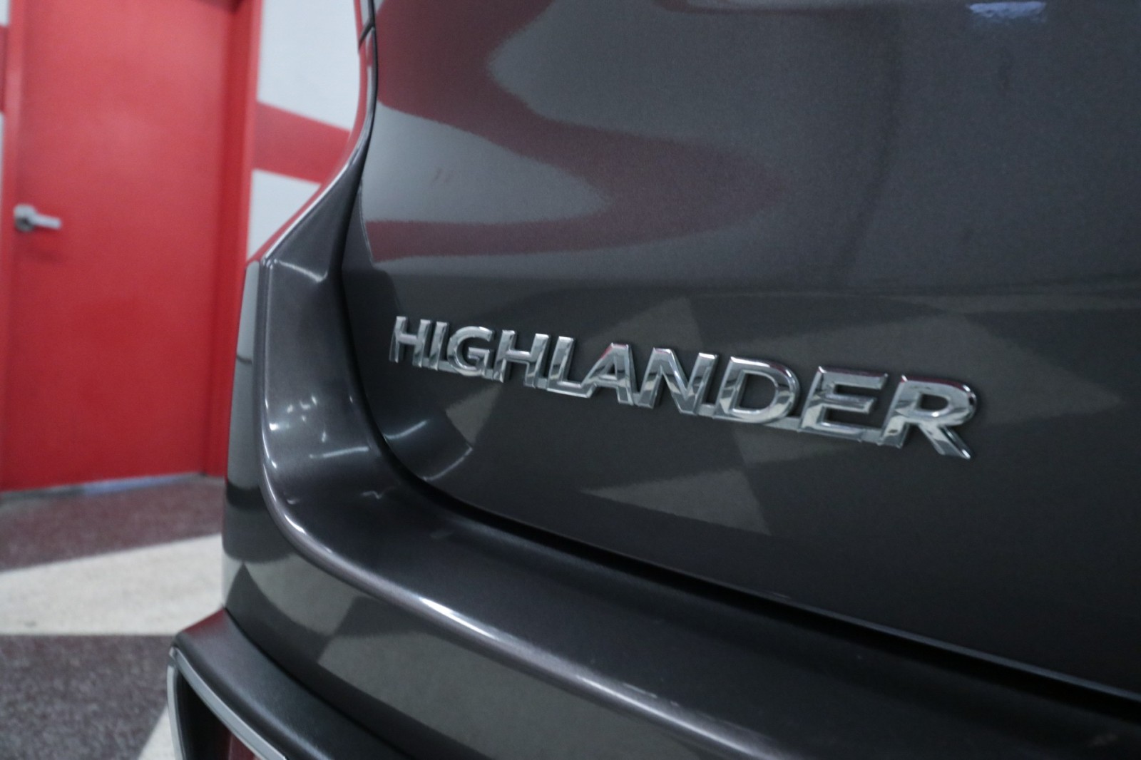 Used Car 2019 Toyota Highlander  Limited Platinum For Sale Under $30,000 In Austin, Texas